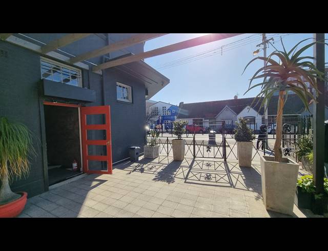312M² BUSINESS CENTRE TO LET IN WOODSTOCK